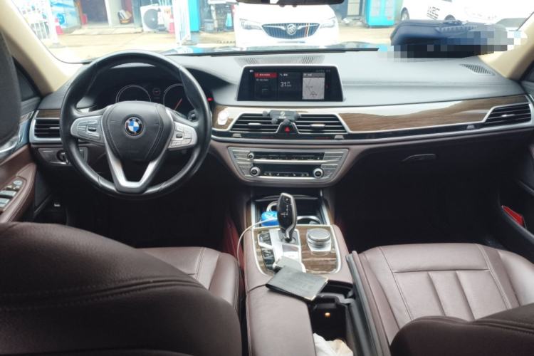 Used BMW 7 Series 2018 730Li Leading Model Excellence Package Center Console