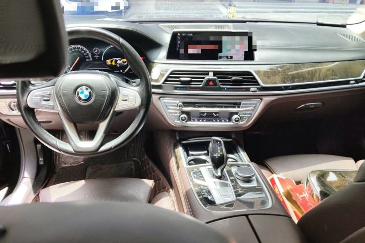 Used BMW 7 Series 2018 730Li Luxury Model Excellence Package Center Console