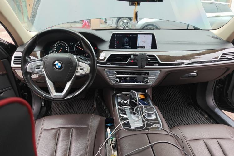 Used BMW 7 Series 2018 730Li Leading Model Excellence Package Center Console