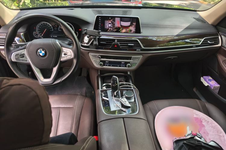 Used BMW 7 Series 2018 730Li Leading Model Excellence Package Center Console