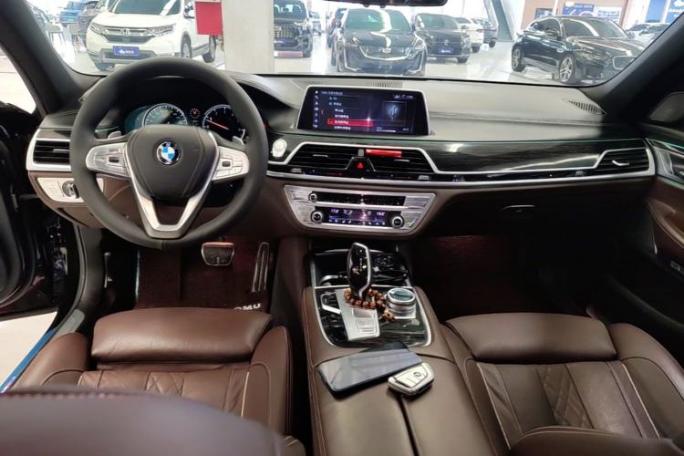 Used BMW 7 Series 2018 730Li Luxury Edition M Sport Package Center Console