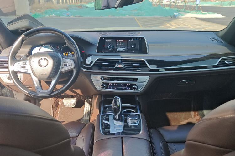 Used BMW 7 Series 2018 730Li Luxury Edition M Sport Package Center Console