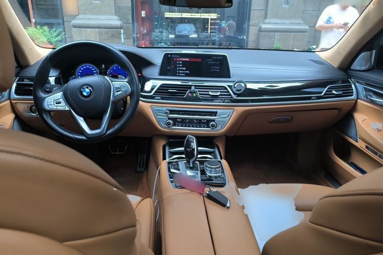 Used BMW 7 Series 2018 740Li xDrive Luxury Edition M Sport Package Center Console