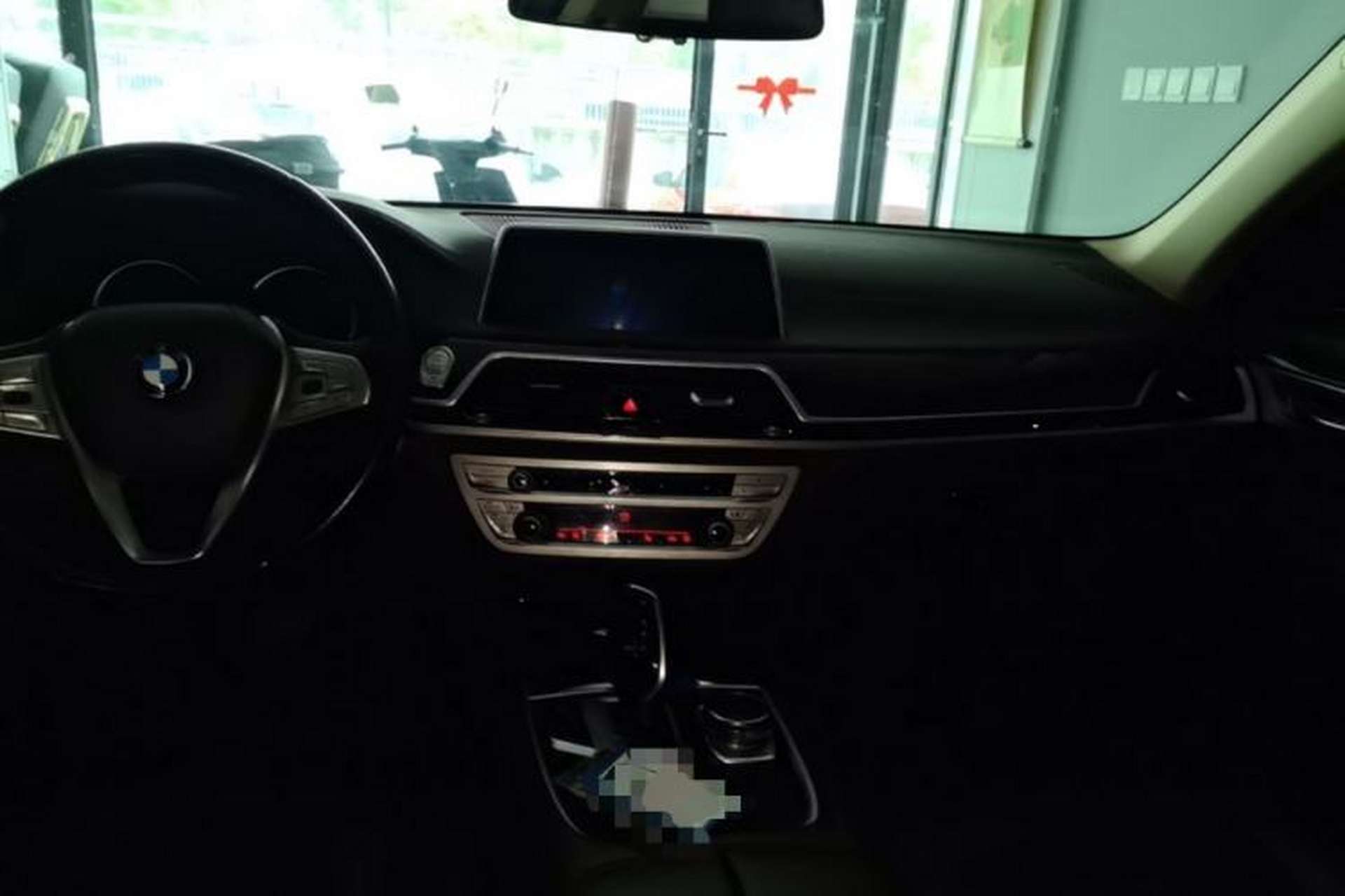 Used BMW 7 Series 2018 730Li Leading Model Excellence Package Center Console