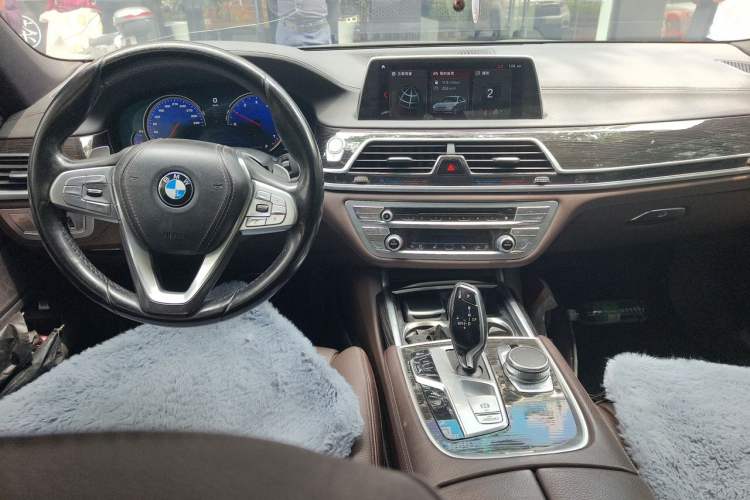 Used BMW 7 Series 2018 730Li Leading Model M Sport Package Center Console
