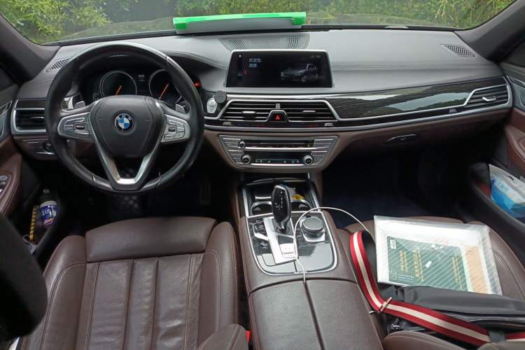Used BMW 7 Series 2018 730Li Leading Model M Sport Package Center Console