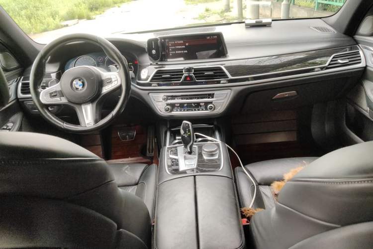 Used BMW 7 Series 2018 740Li M Sport Package Leading Model Center Console