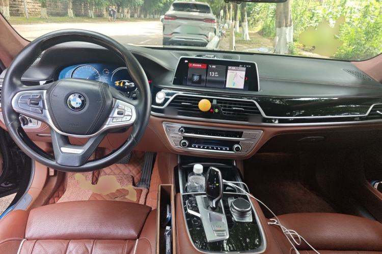 Used BMW 7 Series 2018 740Li xDrive Luxury Edition Excellence Package Center Console