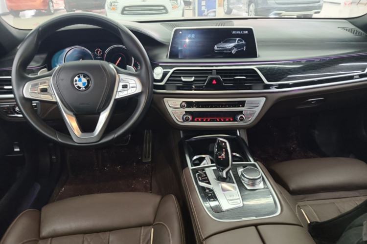 Used BMW 7 Series 2018 730Li Luxury Edition M Sport Package Center Console