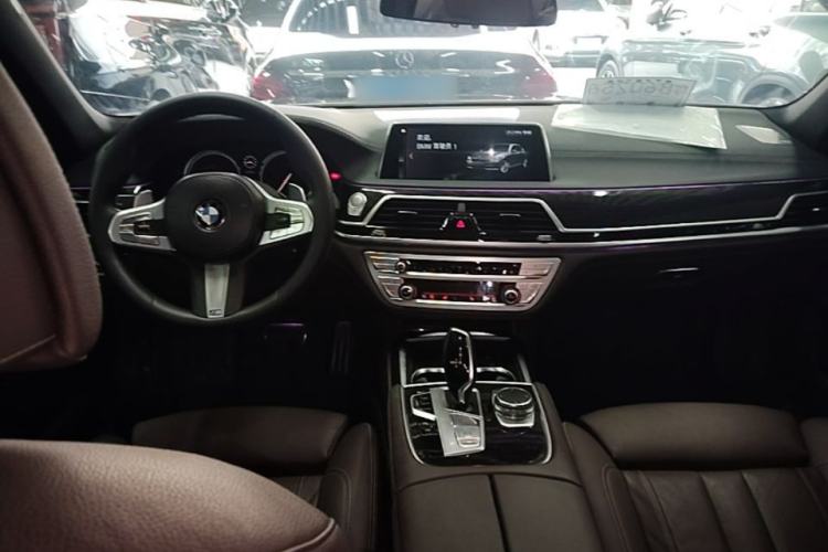Used BMW 7 Series 2018 730Li Leading Model M Sport Package Center Console