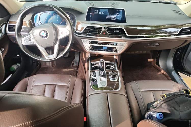 Used BMW 7 Series 2018 730Li Leading Model Excellence Package Center Console