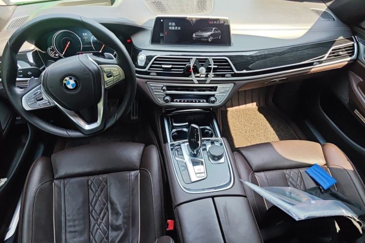 Used BMW 7 Series 2018 730Li Luxury Edition M Sport Package Center Console