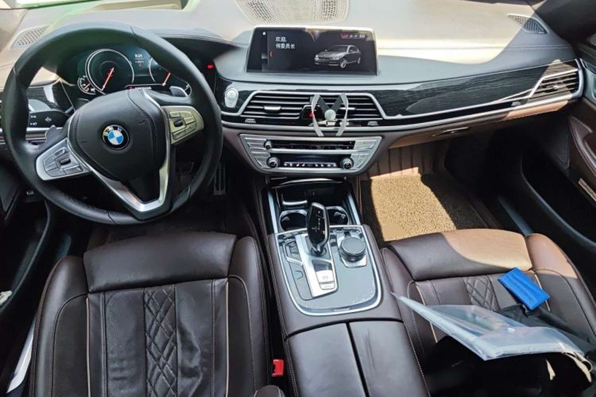 Used BMW 7 Series 2018 730Li Luxury Edition M Sport Package Center Console