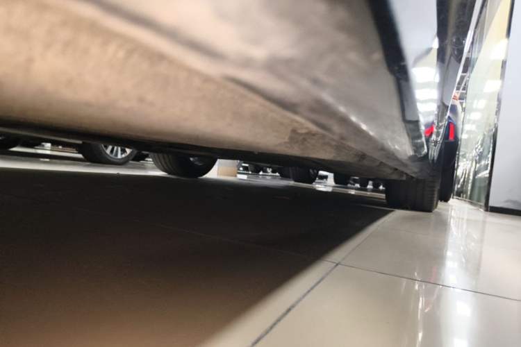 Used BMW 7 Series 2018 730Li Leading Model Excellence Package Chassis Front Left