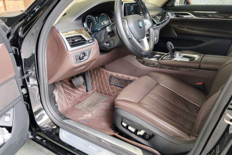 Used BMW 7 Series 2018 730Li Luxury Model Excellence Package Driver Seat