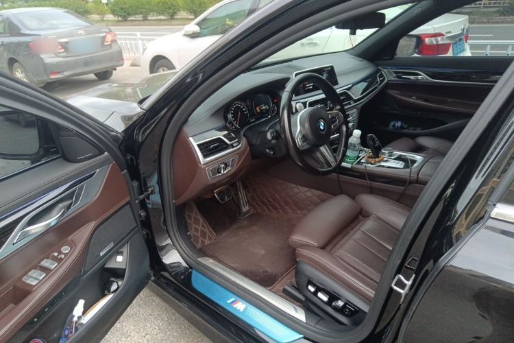 Used BMW 7 Series 2018 730Li Leading Model M Sport Package Driver Seat
