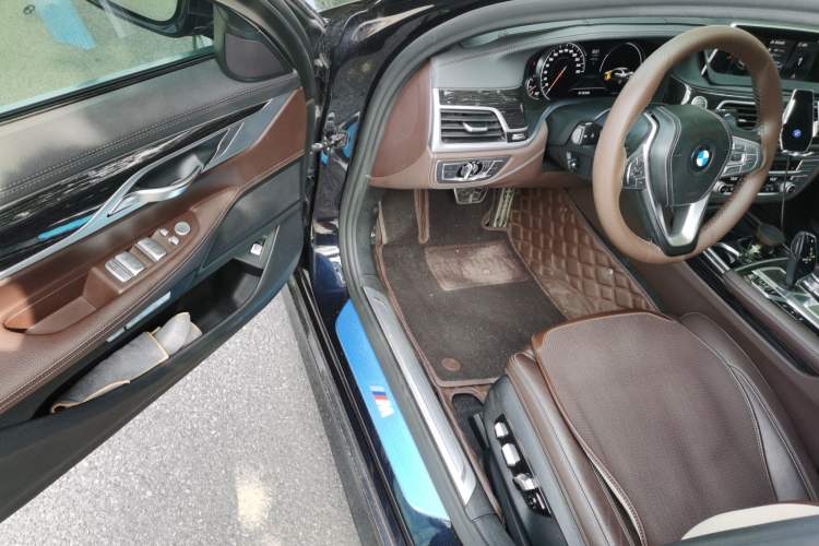 Used BMW 7 Series 2018 730Li Leading Model M Sport Package Driver Seat