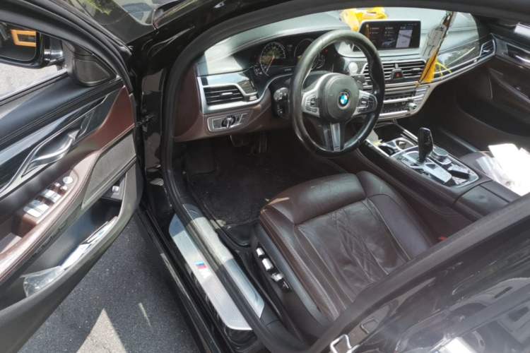 Used BMW 7 Series 2018 740Li M Sport Package Leading Model Driver Seat