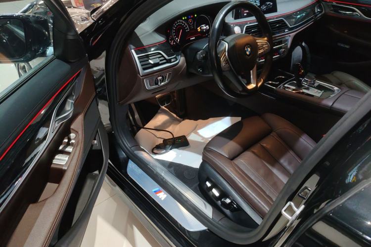 Used BMW 7 Series 2018 730Li Leading Model M Sport Package Driver Seat