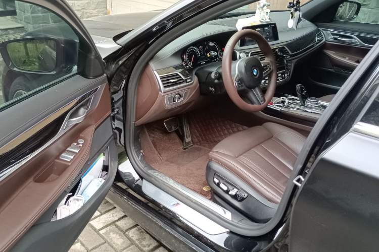 Used BMW 7 Series 2018 730Li Leading Model M Sport Package Driver Seat