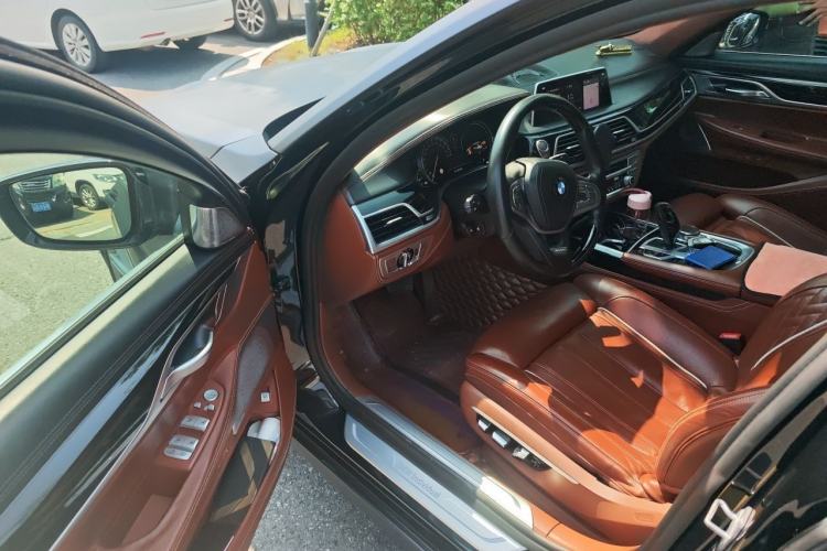 Used BMW 7 Series 2018 740Li M Sport Package Leading Model Driver Seat