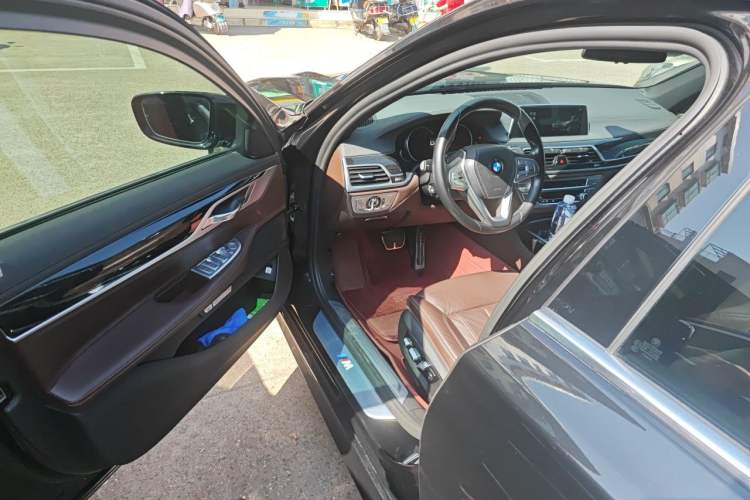 Used BMW 7 Series 2018 730Li Leading Model M Sport Package Driver Seat