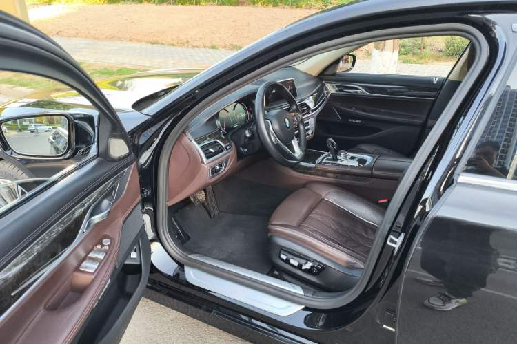 Used BMW 7 Series 2018 740Li Leading Model Excellence Package Driver Seat