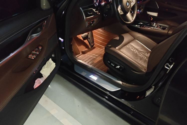 Used BMW 7 Series 2018 740Li M Sport Package Leading Model Driver Seat