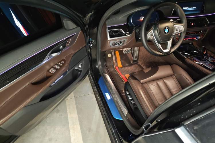 Used BMW 7 Series 2018 730Li Leading Model M Sport Package Driver Seat