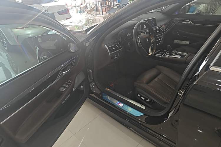 Used BMW 7 Series 2018 730Li Leading Model M Sport Package Driver Seat