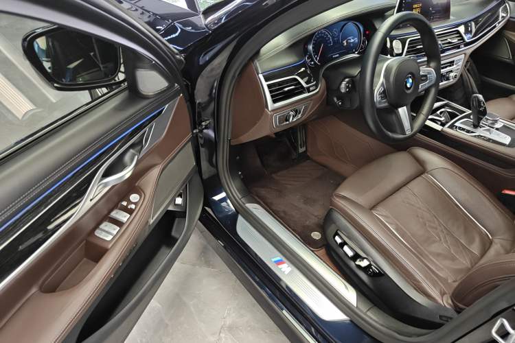 Used BMW 7 Series 2018 730Li Luxury Edition M Sport Package Driver Seat