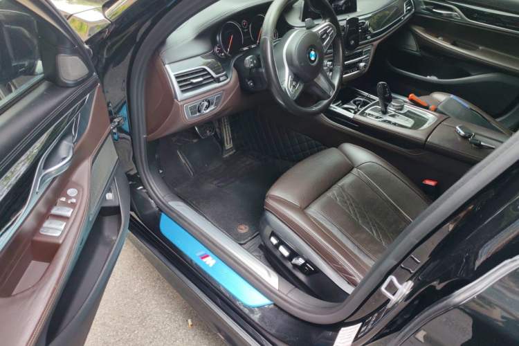 Used BMW 7 Series 2018 740Li M Sport Package Leading Model Driver Seat