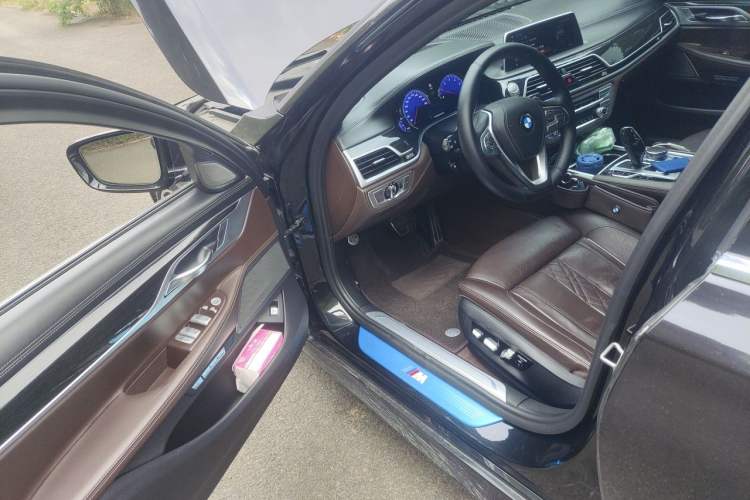 Used BMW 7 Series 2018 740Li M Sport Package Leading Model Driver Seat