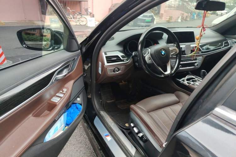 Used BMW 7 Series 2018 730Li Leading Model M Sport Package Driver Seat