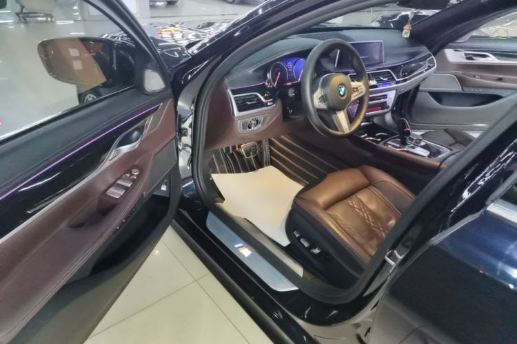 Used BMW 7 Series 2018 740Li M Sport Package Leading Model Driver Seat