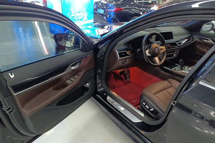 Used BMW 7 Series 2018 730Li Leading Model M Sport Package Driver Seat