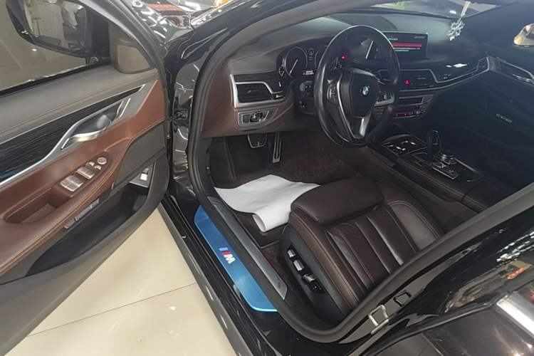 Used BMW 7 Series 2018 730Li Leading Model M Sport Package Driver Seat