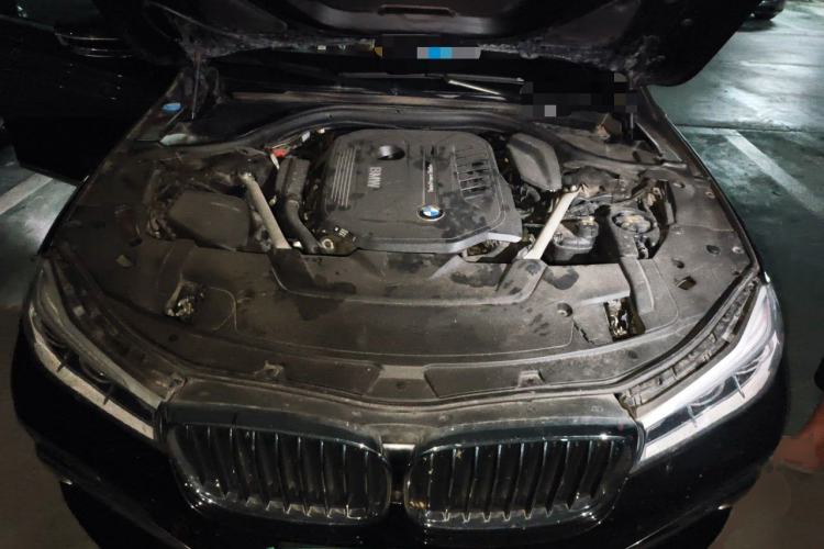 Used BMW 7 Series 2018 740Li M Sport Package Leading Model Engine Bay