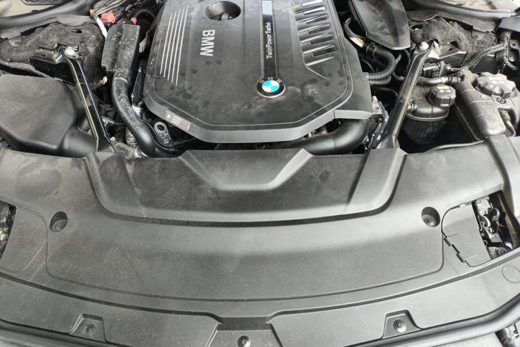 Used BMW 7 Series 2018 740Li M Sport Package Leading Model Engine Bay