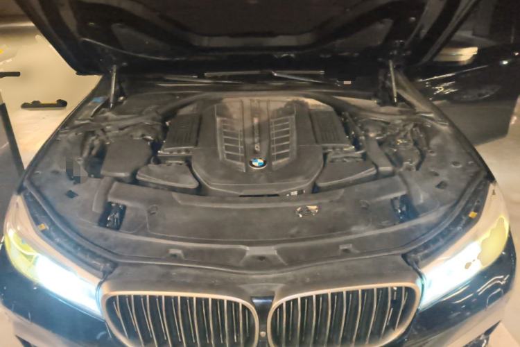 Used BMW 7 Series 2018 M760Li xDrive Engine Bay