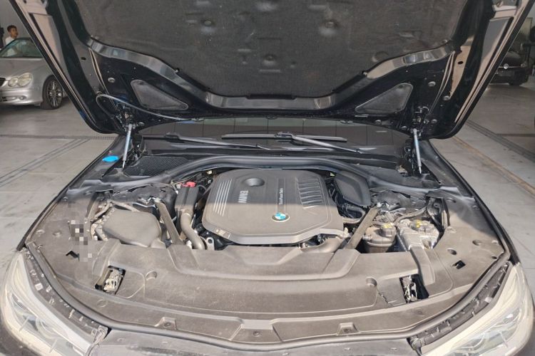 Used BMW 7 Series 2018 740Li M Sport Package Leading Model Engine Bay