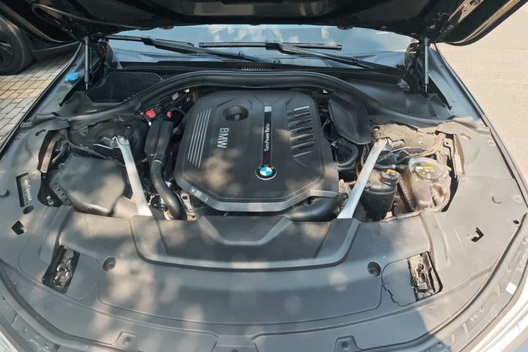 Used BMW 7 Series 2018 740Li M Sport Package Leading Model Engine Bay