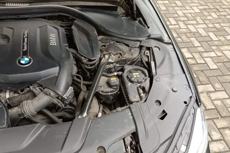 Used BMW 7 Series 2018 730Li Leading Model M Sport Package Engine Bay Left