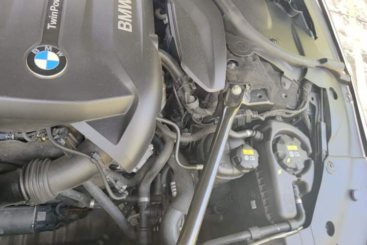 Used BMW 7 Series 2018 730Li Luxury Edition M Sport Package Engine Bay Left