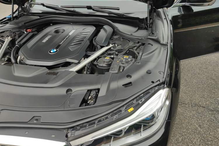 Used BMW 7 Series 2018 740Li Leading Model Excellence Package Engine Bay Left