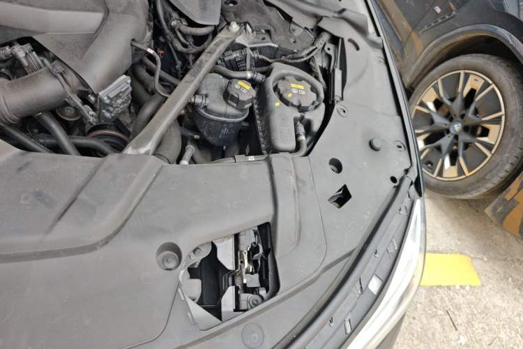 Used BMW 7 Series 2018 730Li Luxury Edition M Sport Package Engine Bay Left