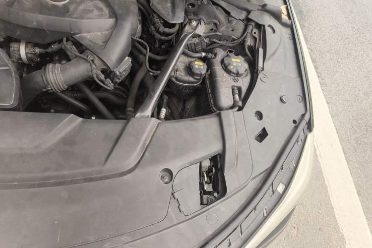 Used BMW 7 Series 2018 730Li Luxury Edition M Sport Package Engine Bay Left