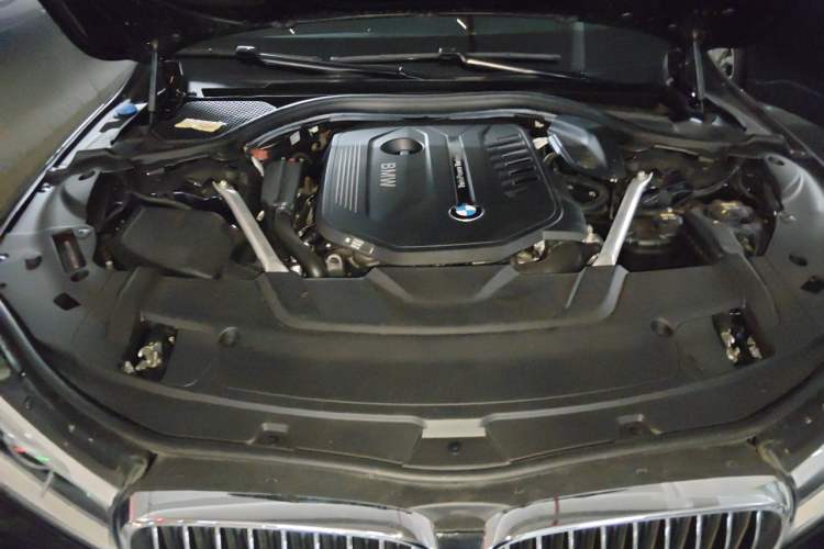 Used BMW 7 Series 2018 740Li M Sport Package Leading Model Engine Bay