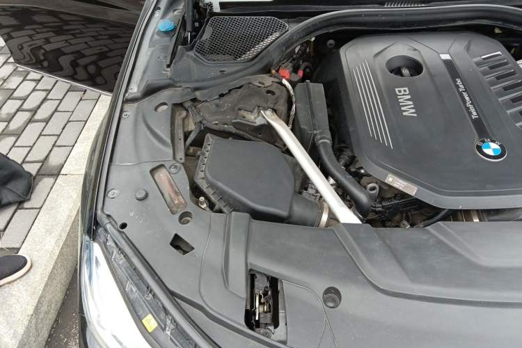 Used BMW 7 Series 2018 740Li xDrive Luxury Edition Excellence Package Engine Bay Right