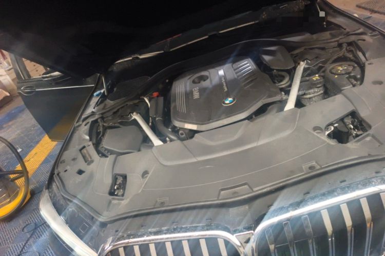 Used BMW 7 Series 2018 740Li xDrive Luxury Edition M Sport Package Engine Bay Right